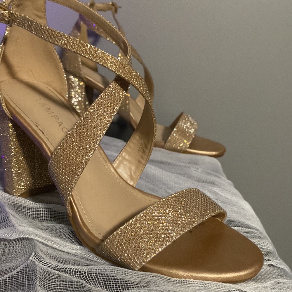 Gold “Rampage” heels - Picture 3 of 3